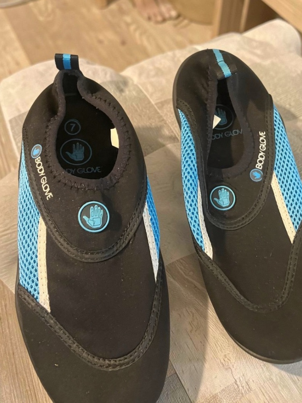 Body Glove Black with Blue Accent Water Shoes Size 7